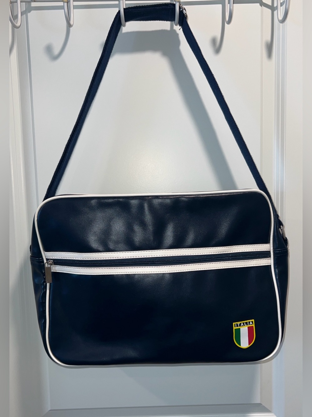 Italia Navy Flight Bag with White Trim and Italy Shield